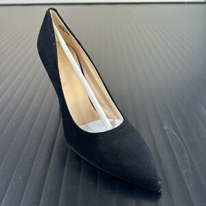 Nine West Black Suede pump heels. Size 10. Never worn. New in box!